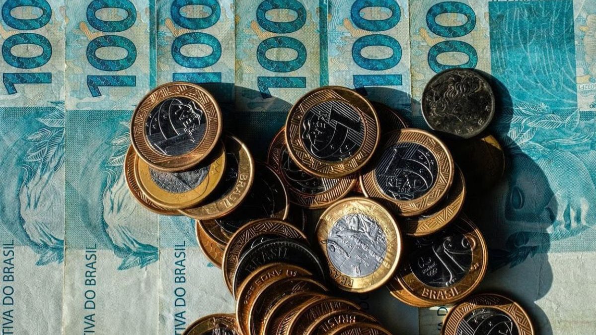 Governo confirma novo salário mínimo de R$ 1.741 e valor já tem data para cair na conta