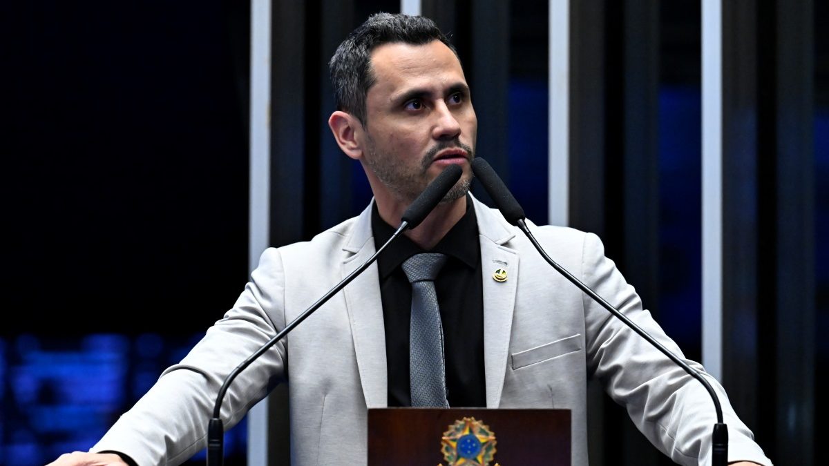Quem é Cleitinho Azevedo? Veja o partido, o cargo e a trajetória do senador de MG
