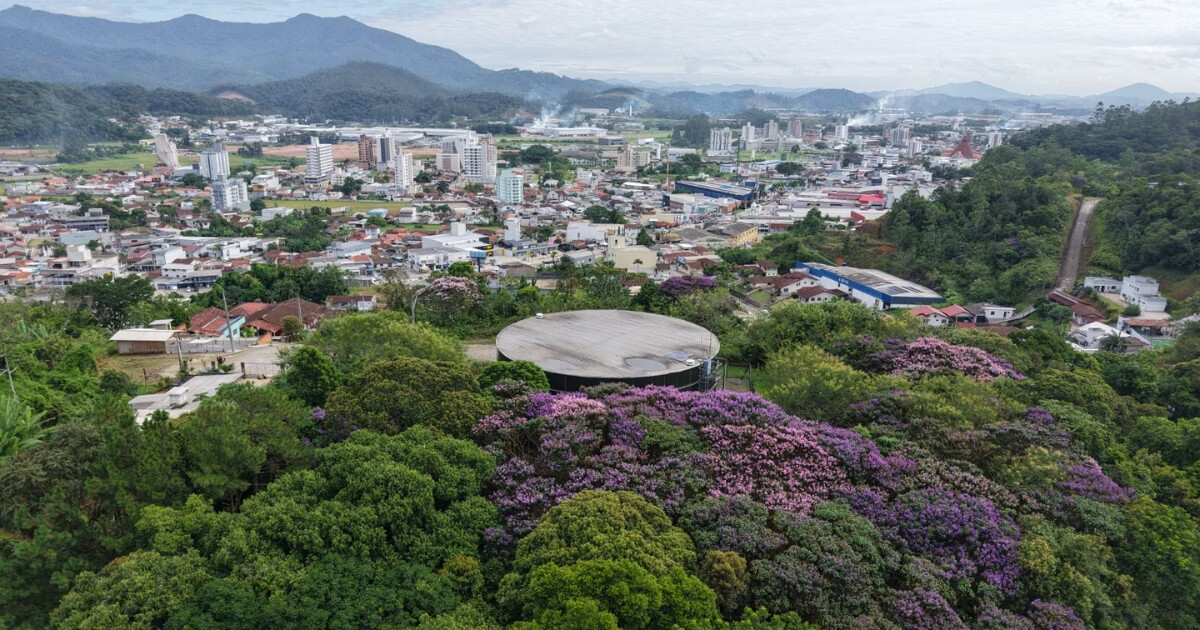 Limpeza de reservatórios pode causar interrupções temporárias no abastecimento de água em Brusque