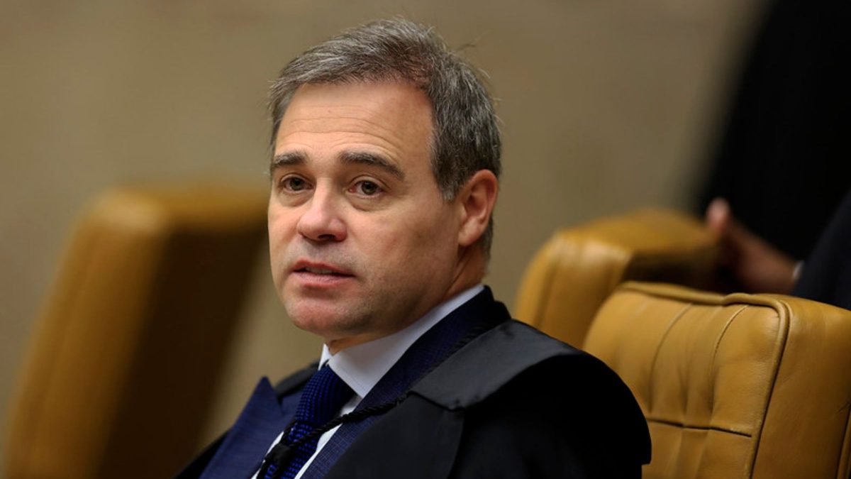 Ganhando R$ 46 mil no STF, ministro André Mendonça desabafa sobre infelicidade no cargo: ‘é muito mais o ônus’
