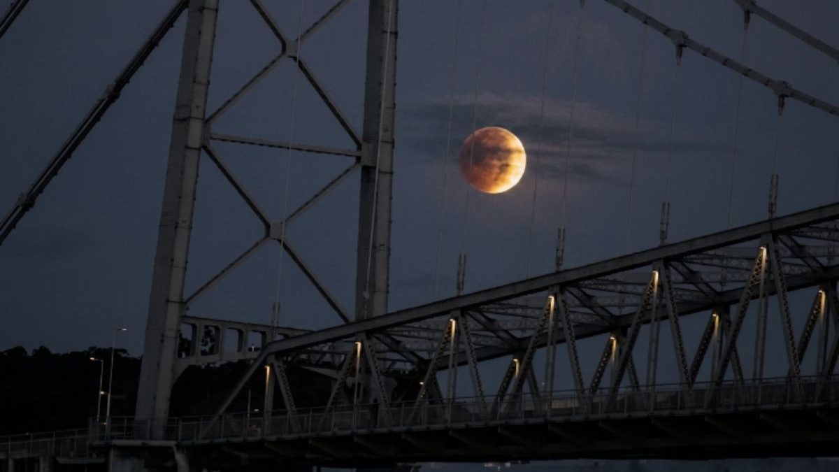 Eclipse lunar promete espetáculo no céu do Brasil nas próximas 24h; veja os horários para observar em cada estado