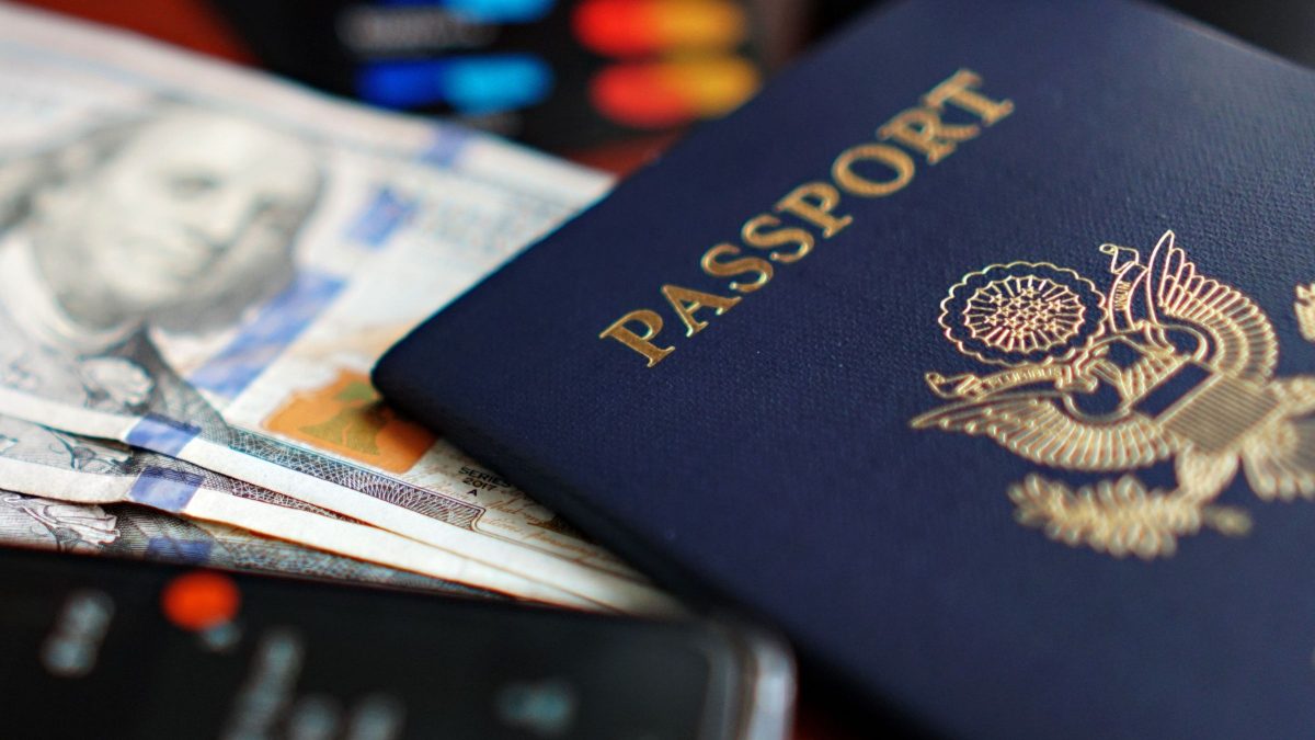 Vistos de imigrantes para os EUA: agendamentos são pausados no mundo todo e não há prazo para voltar