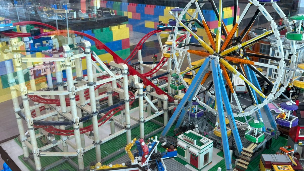 Oktoberfest é encolhida e festa que transforma cidade poderá ser vista em miniatura, item por item, em exposição com mais de 200 mil peças de Lego em SC