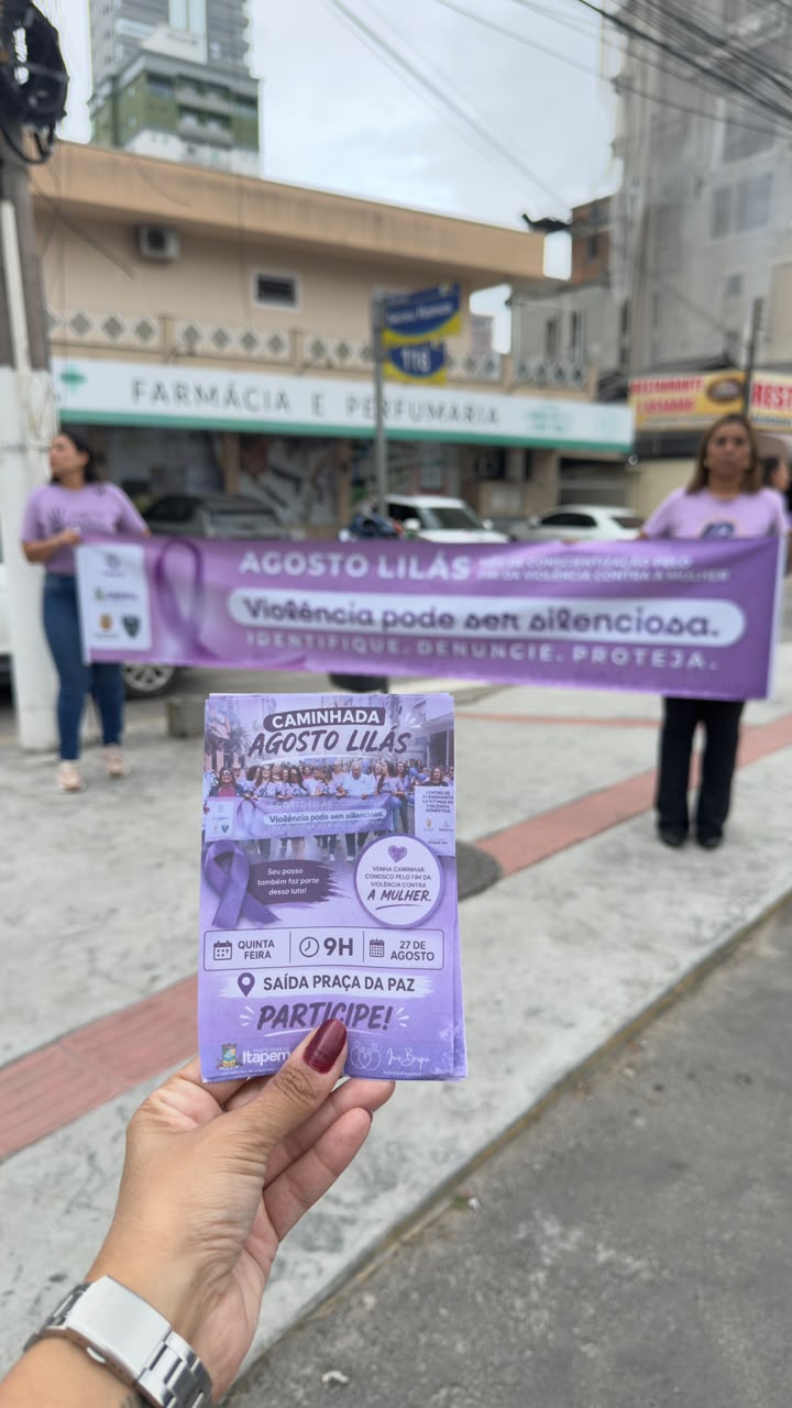 Blitz educativa reforça campanha Agosto Lilás e convida população para caminhada