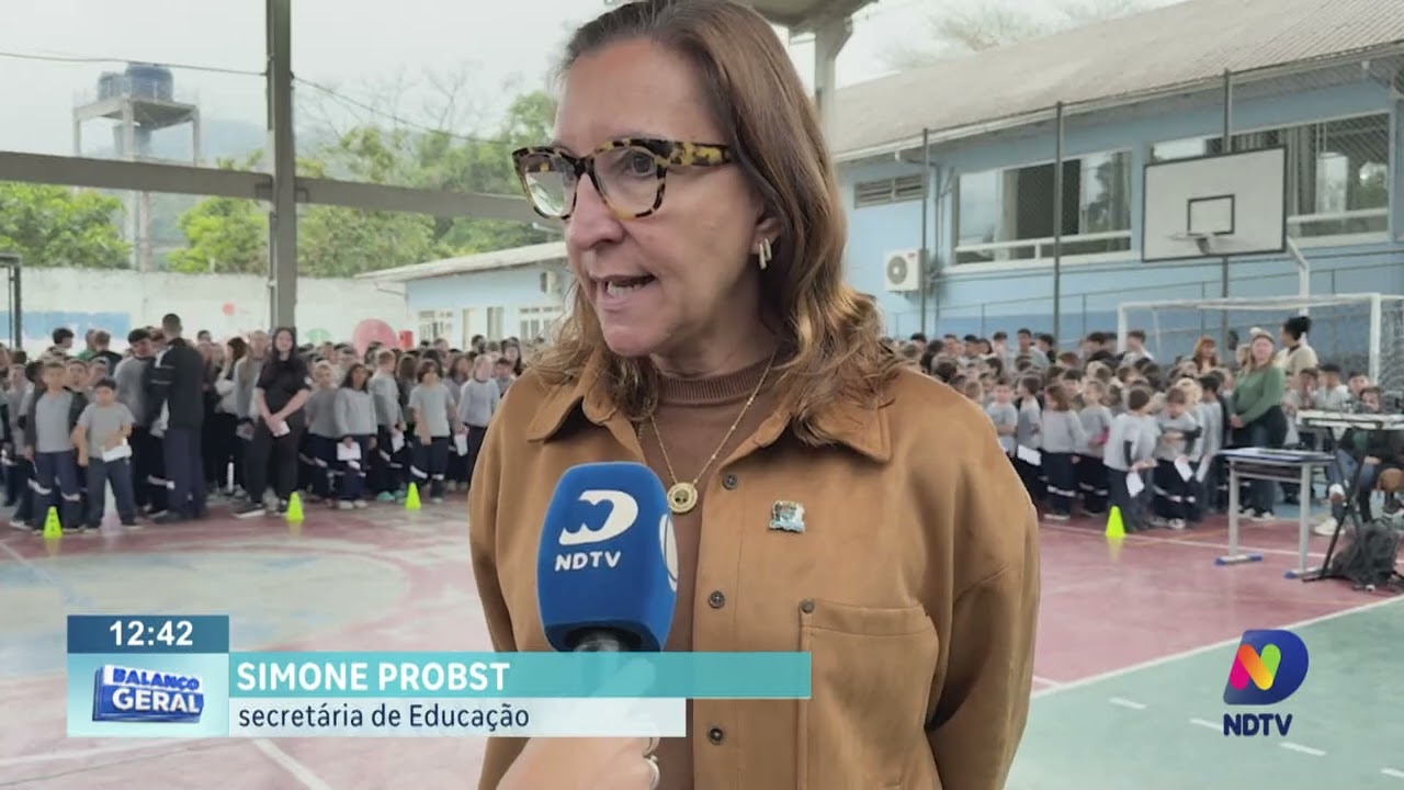 Pátria na cidade: projeto leva aos estudantes de Blumenau o sentimento cívico