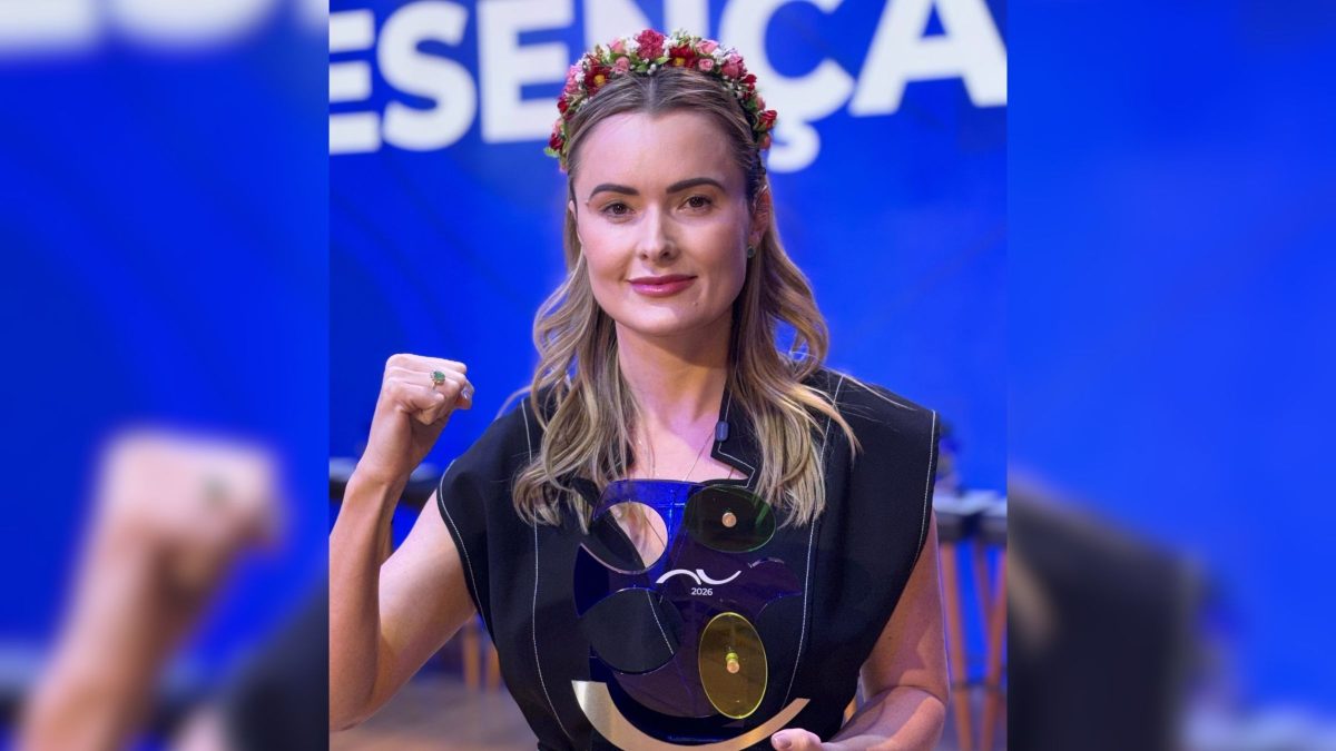 Júlia Zanatta é escolhida como a melhor parlamentar de SC e ganha prêmio nacional com votação popular