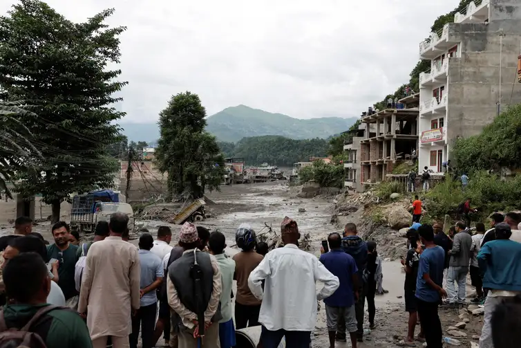 Enchente devastadora no Nepal deixa centenas de mortos e desparecidos |
