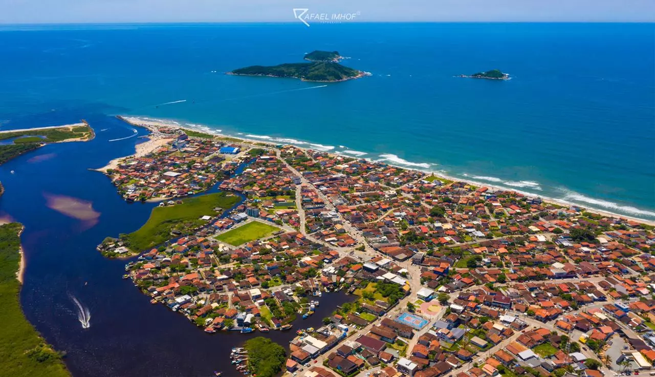 Paraíso turístico de SC ganha novo deck de quase R$ 200 mil para embarcações e visitantes