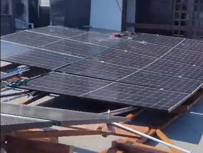 Morador atingido por placas solares está no prejuízo