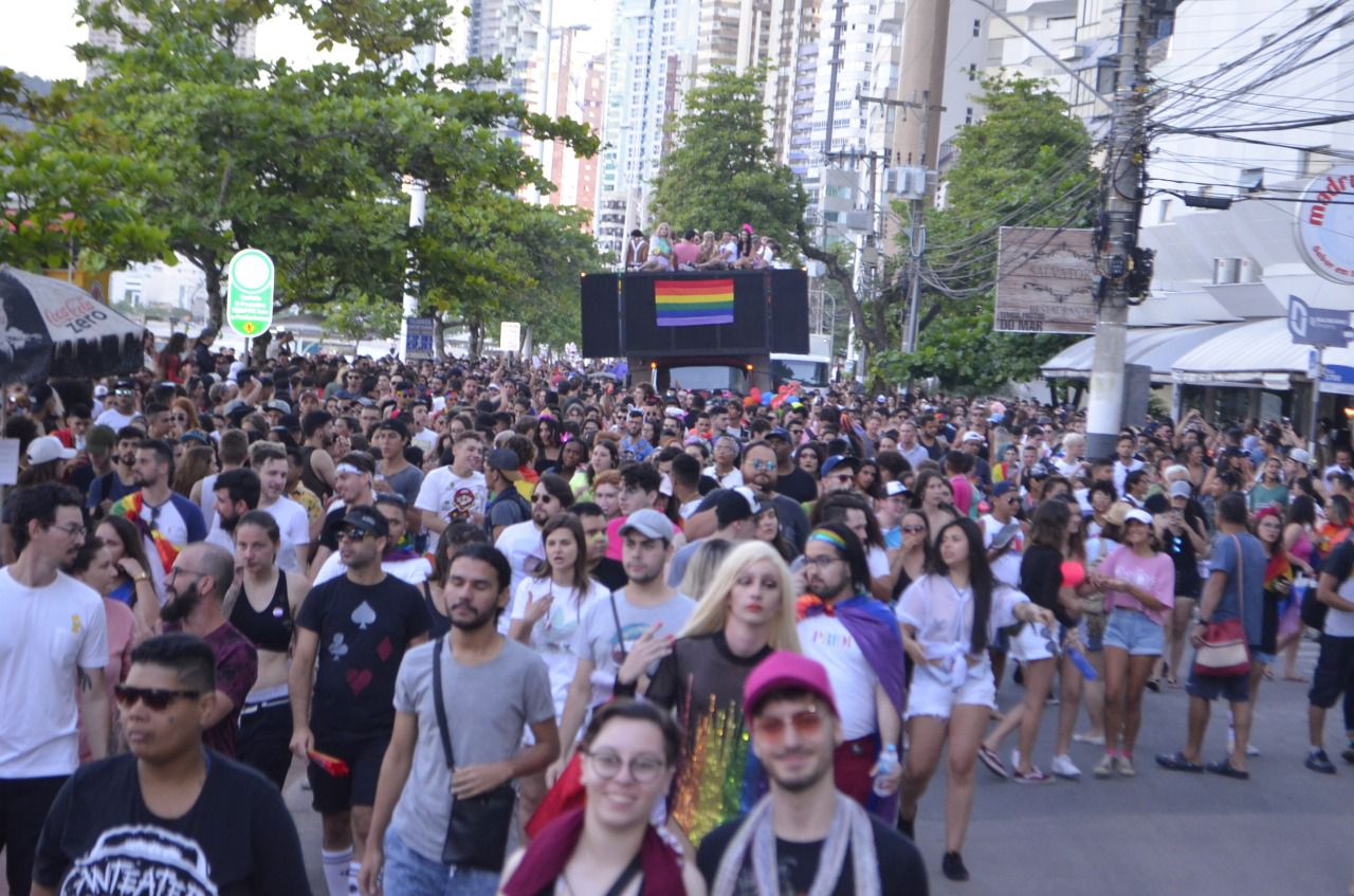 Após adiamento por causa da chuva, 11ª Parada da Diversidade de Balneário Camboriú será neste domingo |