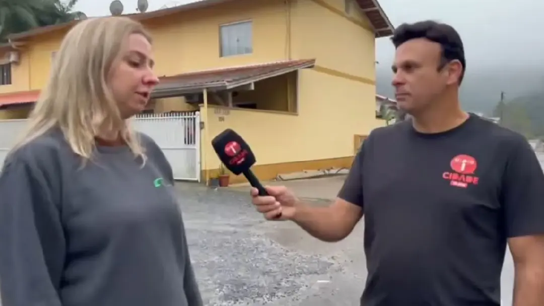 (VÍDEO) Pé de bananeira sinaliza boca de lobo aberta no Poço Fundo