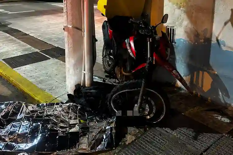 Tragédia na madrugada: motociclista de 25 anos morre após acidente em Camboriú