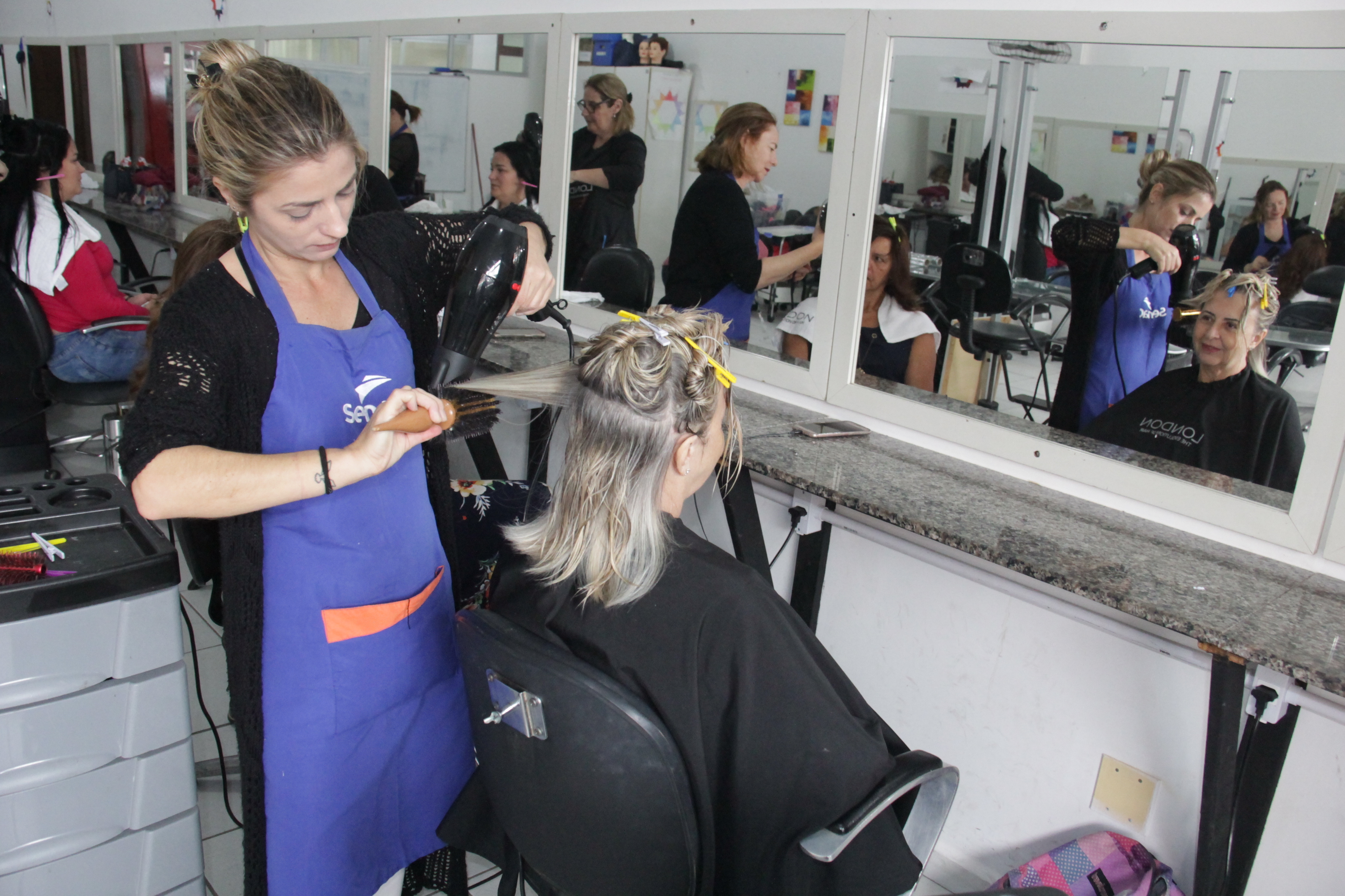 Balneário Camboriú abre inscrições para curso gratuito de cabeleireira