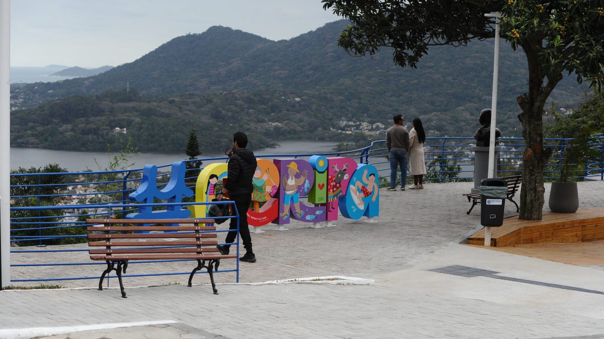 Os incontáveis espaços turísticos de Florianópolis e a ausência de um serviço essencial