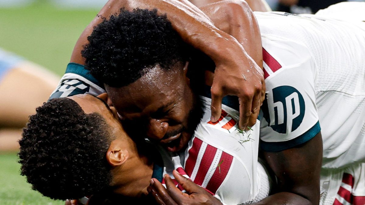 Vini Jr. se declara no Instagram e vive ‘lua de mel’ em paralelo ao namoro com Virginia
