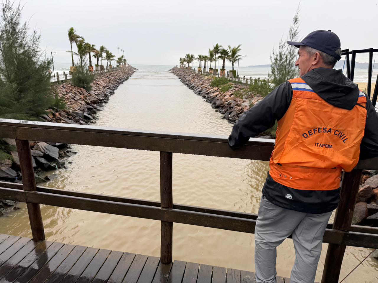 Defesa Civil alerta para previsão de fim de semana com chuva intensa em Itapema