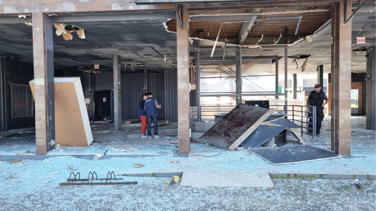 Ex-academia em área luxuosa de São José é completamente destruída após ser alvo de vândalos; prefeitura pede fechamento imediato