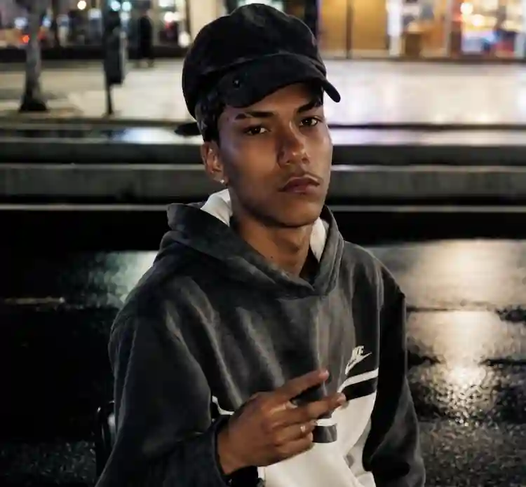 Jovem sai do trabalho e morre em acidente com caminhão em Balneário Camboriú