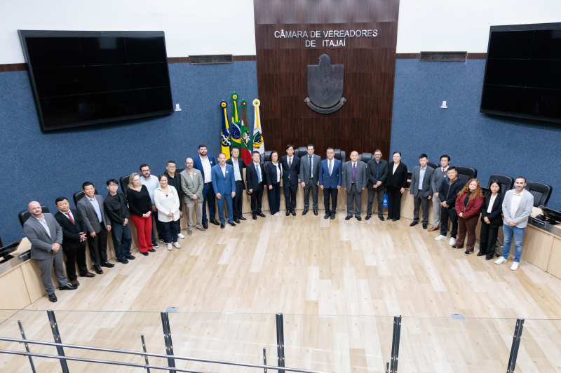 Grupo comercial de Xangai visita Itajaí para cooperação internacional no setor marítimo