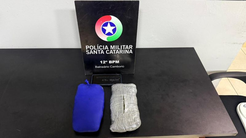 Traficante joga droga pela janela ao ver a polícia em BC