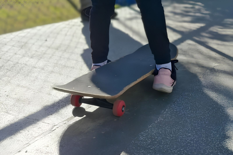Projeto oferece aulas de skate para crianças e adolescentes em Itajaí