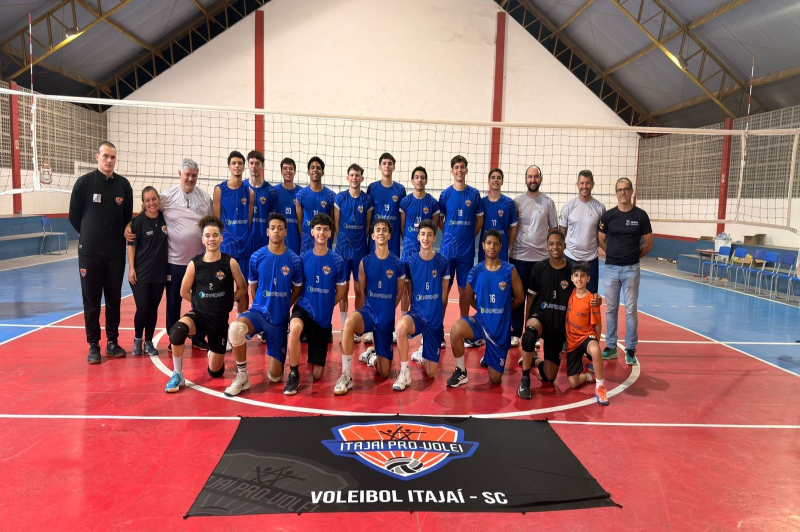 Vôlei masculino de Itajaí está na final da Regional da Olesc