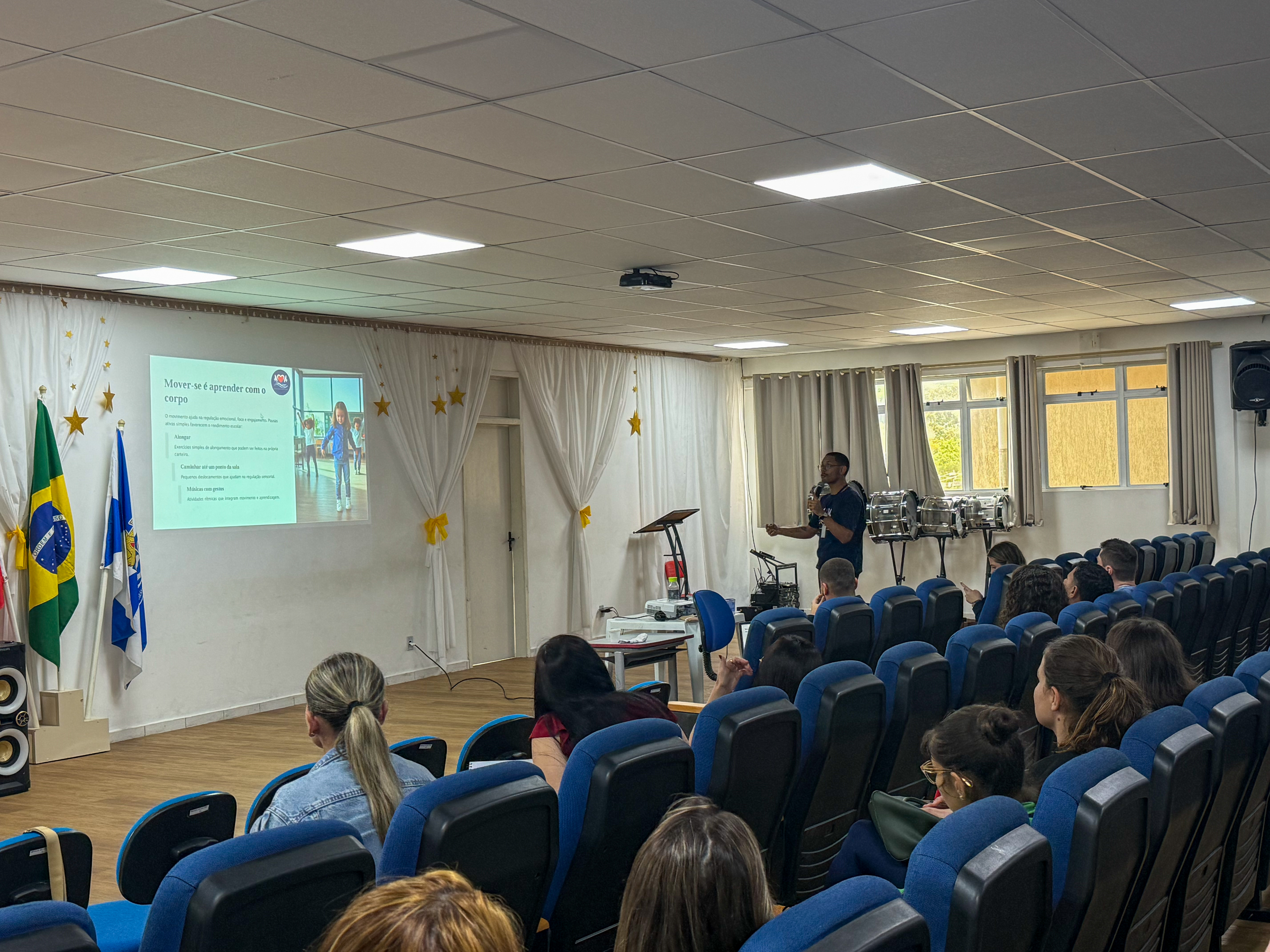 Professores da Rede Municipal participam de formação sobre inclusão de estudantes com TEA