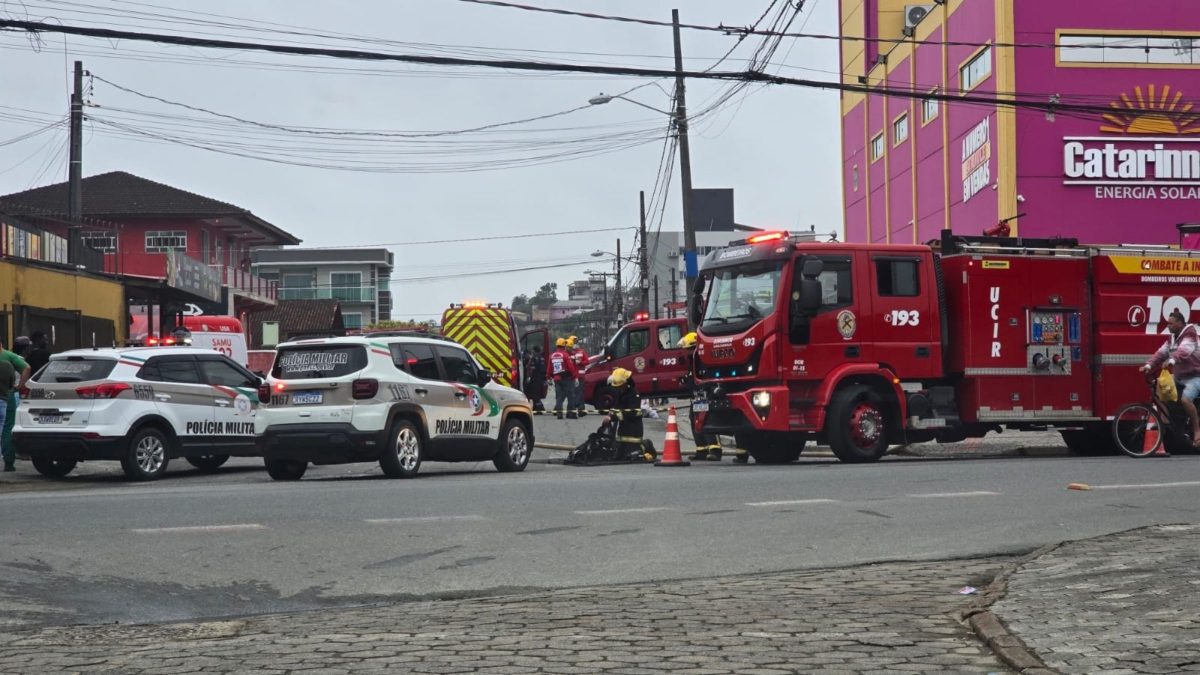 Homem não supera fim do casamento, procura ex-esposa em estabelecimento, incendeia local e morre carbonizado em SC