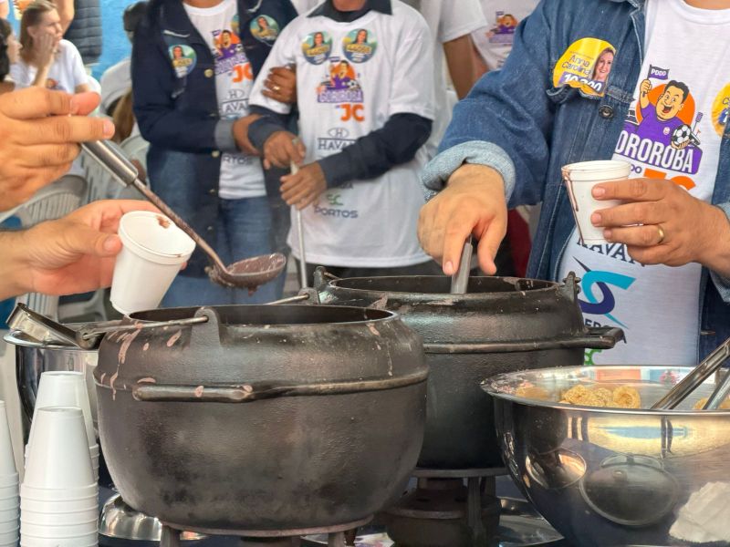 Adversários dividem a mesma mesa e JC celebra “vitória da democracia”