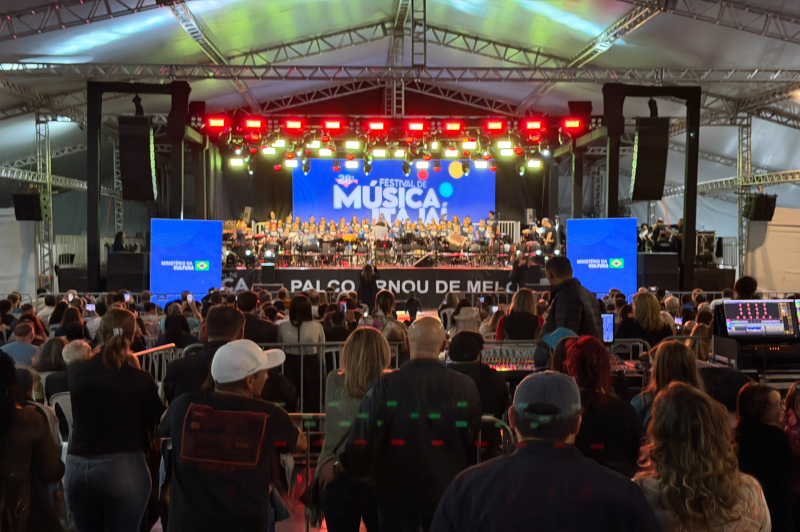 Mais de mil pessoas prestigiam abertura do 28º Festival de Música de Itajaí