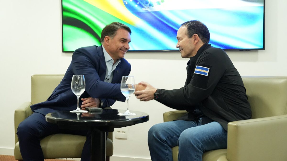 Ministro de Bukele diz a Flávio que ‘não é impossível’ acabar com facções e inspira modelo de El Salvador