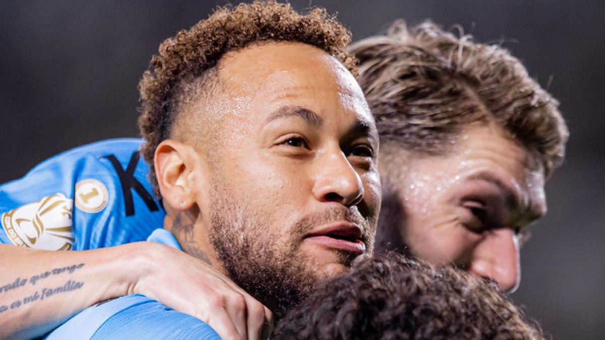 VÍDEO: Neymar cobra falta na trave e Santos abre o placar contra o Corinthians no Brasileirão