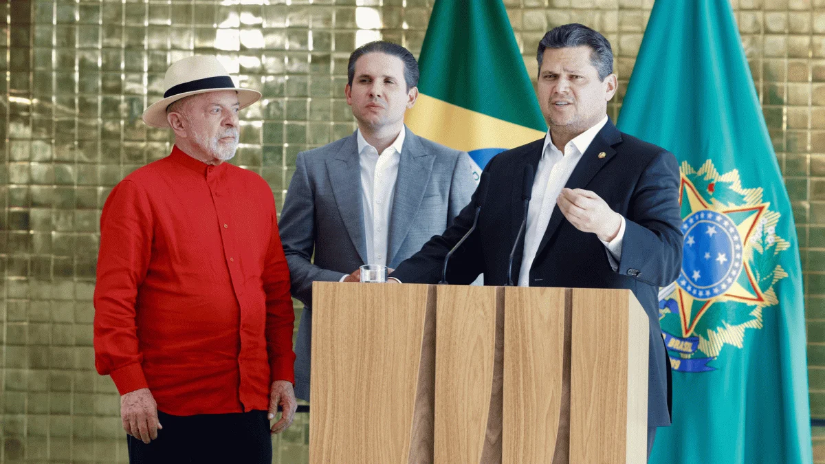 Alcolumbre destrava 10 projetos prioritários do governo em agosto