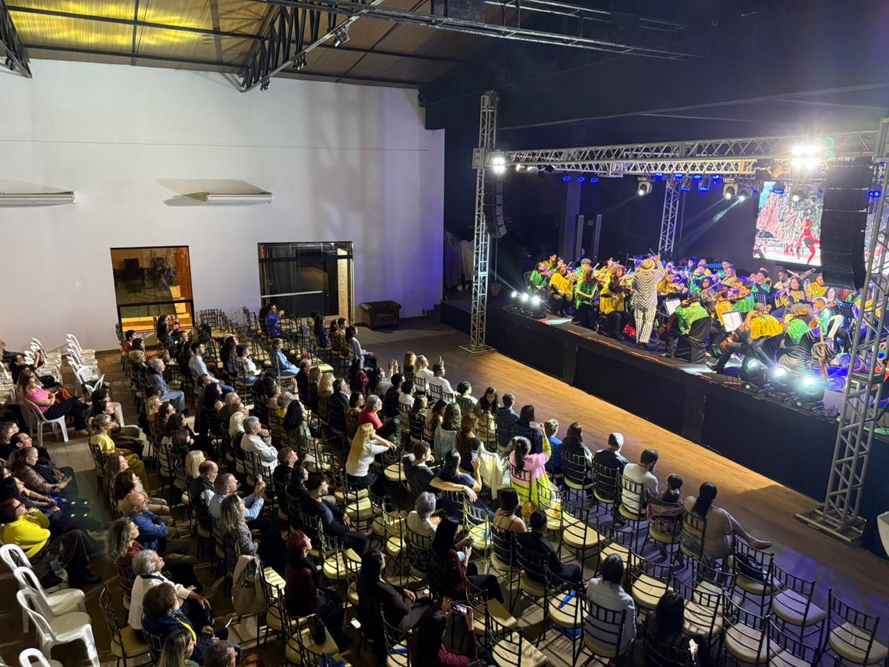 Espetáculo Brasil Sobre Trilhos encerra turnê em Itapema