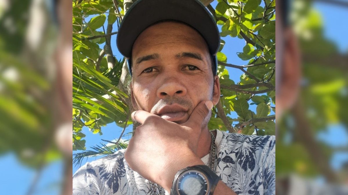 Homem é esfaqueado após discussão em bar, tenta buscar socorro, mas morre ainda no local em SC