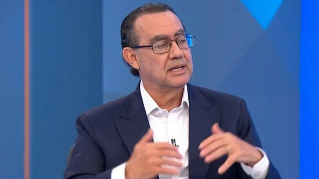 Augusto Cury é o bom velhinho da corrida presidencial