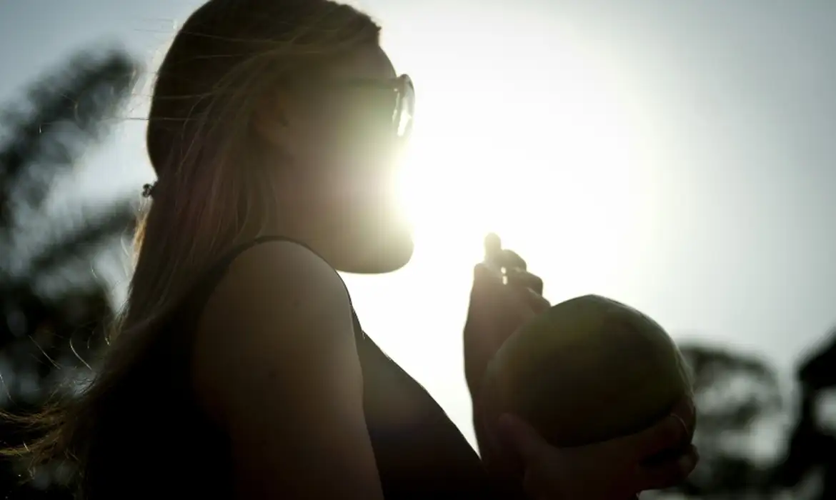 DF terá semana de calor intenso, tempo seco e temperaturas de até 33ºC