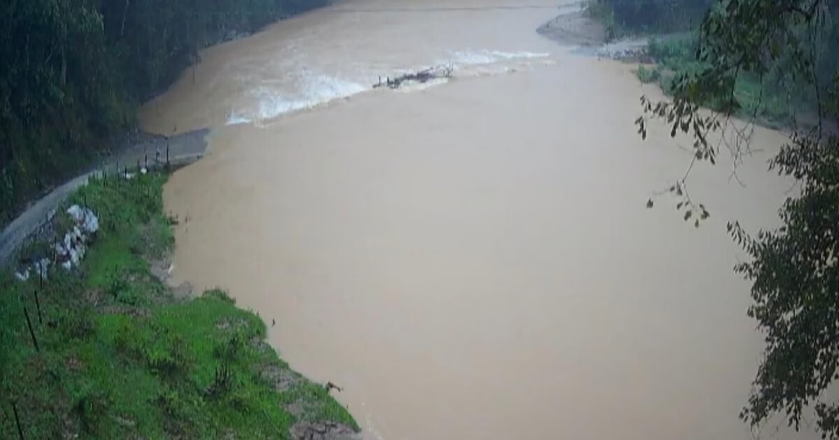 Chuvas intensas causam interdição de ponte em Botuverá