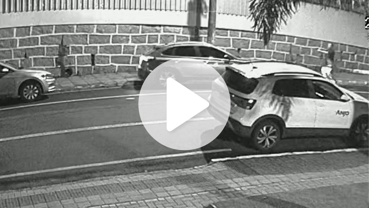 Homem espera árbitros na saída de jogo Sub-10 após ser expulso do colégio e dispara contra veículo em SC