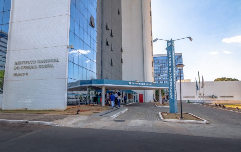 Comissão mista pode votar nesta terça-feira a MP que amplia programa para reduzir fila do INSS