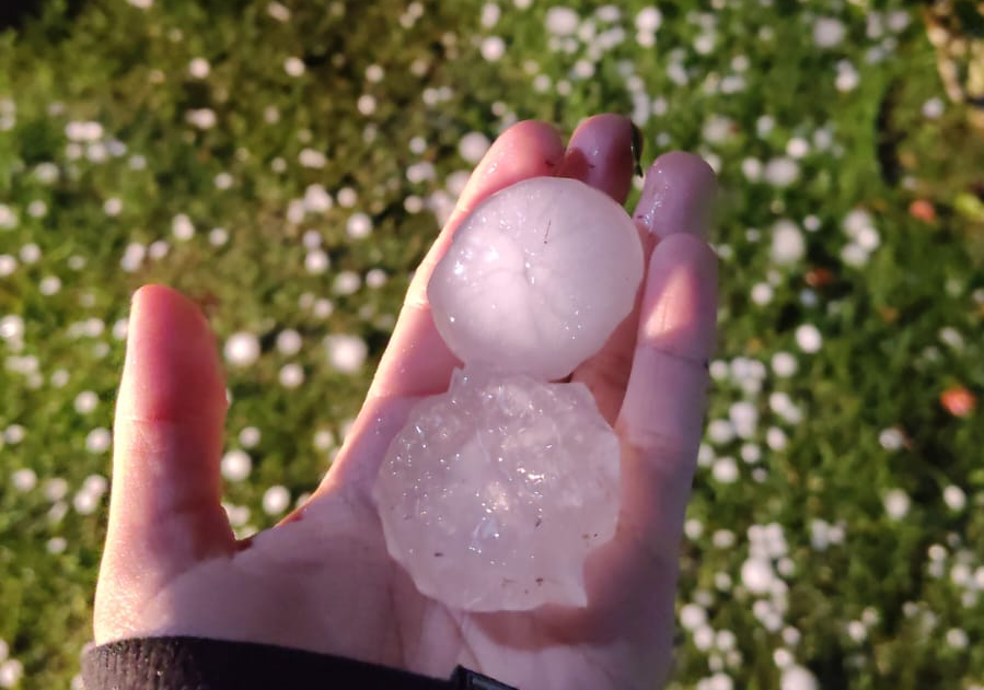 Granizo causa estragos em Santa Catarina e deixa milhares de imóveis danificados; Estado mantém alerta para novos temporais |