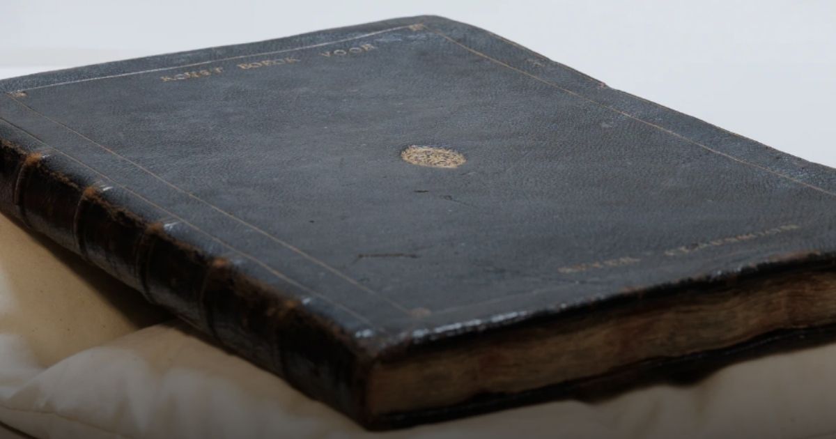 Ao abrir caderno guardado por 300 anos pela mesma família, museu faz grande descoberta: as páginas raras revelaram obras ocultas de um pintor esquecido