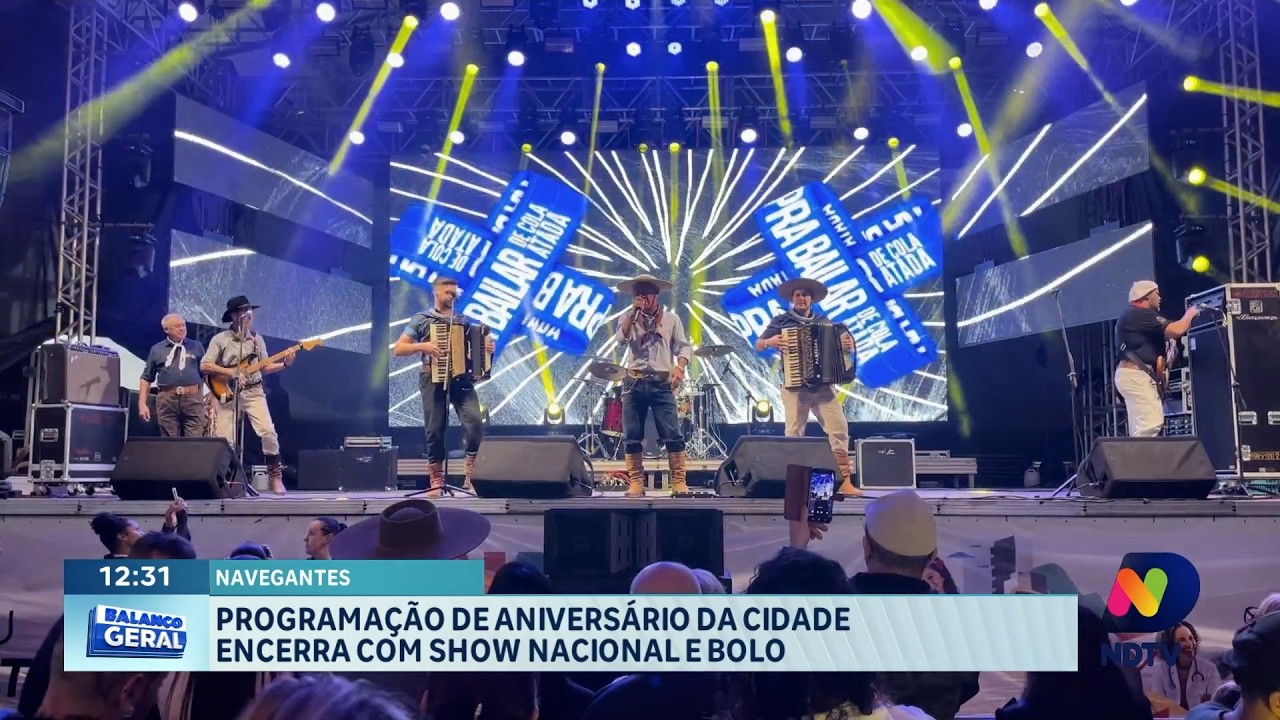 Aniversário de Navegantes termina com show nacional e bolo especial