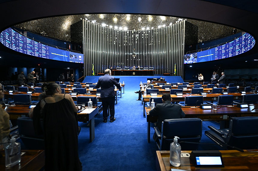 Data centers, 'taxa das blusinhas' e MP do mototáxi estão na pauta de terça