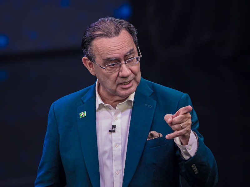 Após alta nas pesquisas, Augusto Cury vira assunto entre políticos