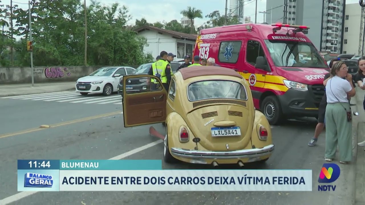 Blumenau: acidente entre dois carros deixa vítima ferida