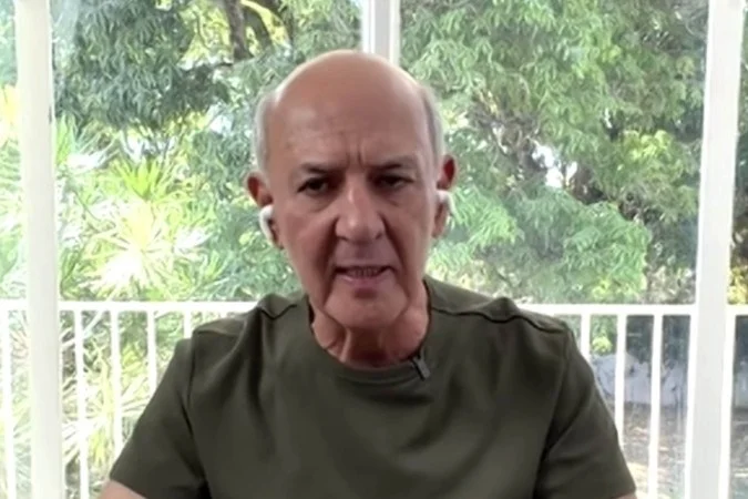 "Vou cortar o número de secretarias pela metade", diz Arruda