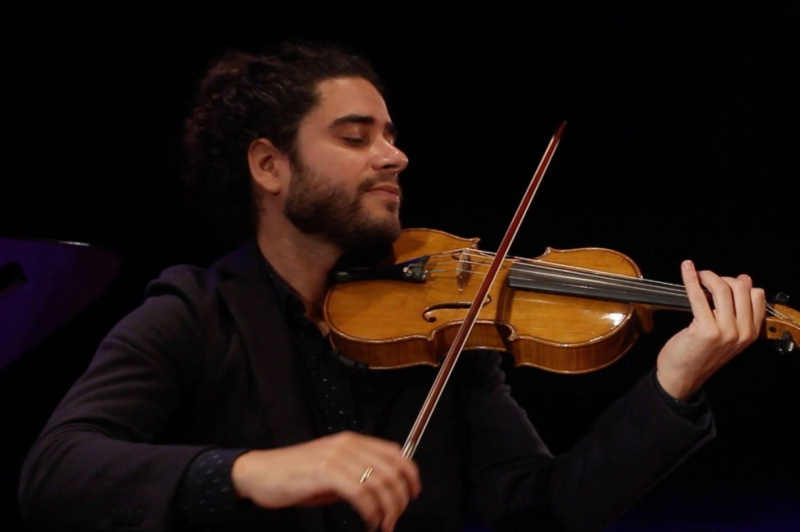 Festival de Música de Itajaí promove workshop sobre violino na música popular