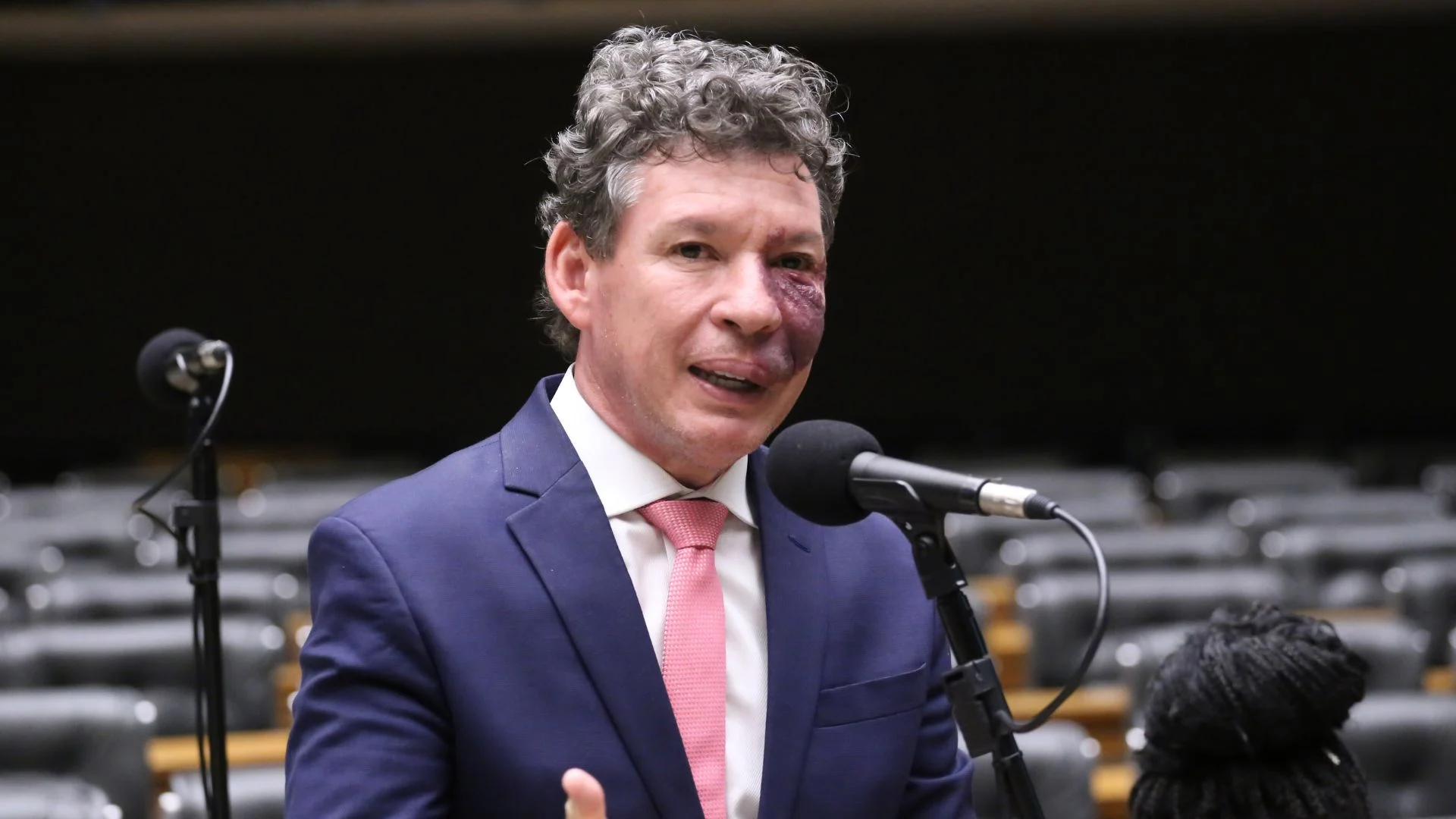 Comissão adia votação da MP que acaba com taxa das blusinhas