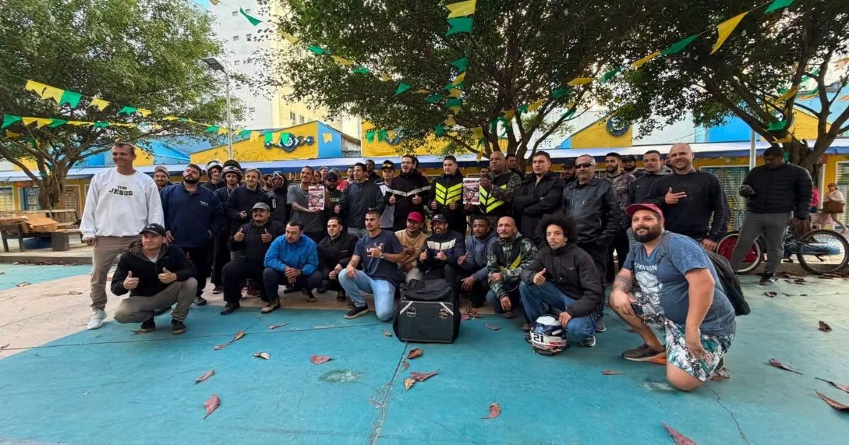 Entregadores protestam contra mudanças no iFood nesta terça-feira em Balneário Camboriú